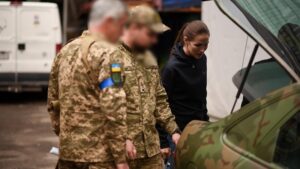 Машина з великим вантажем продуктів: чергова допомога від Дніпра