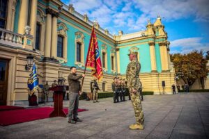 Символ честі, доблесті та слави: 129 криворізька бригада Сил ТрО ЗСУ отримала бойовий прапор