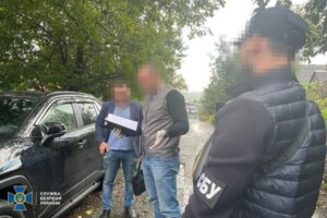 У Дніпрі ліквідовано нарколабораторію, яку “кришував” місцевий правоохоронець