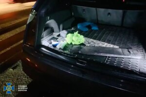 Тероризували громадян та вимагали з них гроші: у Дніпрі знешкодили злочинне угруповання