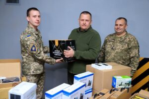 У річницю визволення Дніпра у Другій світовій Філатов передав сучасним українським захисникам чергову партію техніки