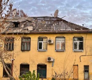 Випустили понад 60 снарядів: окупанти знов обстріляли Нікопольський район