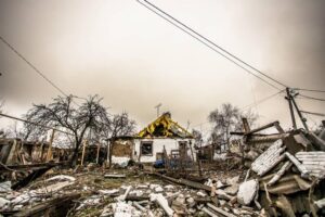 Резніченко показав більше фото з місця ракетного удару по Дніпру