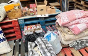 Продукти, речі, автівки: допомога від Дніпра