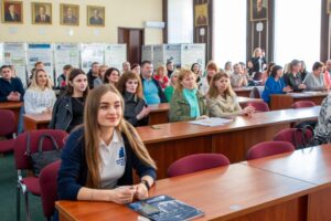 Працівник перебуває за межами України та використав 90 днів відпустки без збереження заробітної плати. Дії роботодавця?