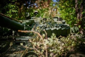 Втрати РФ станом на 11 листопада: майже 5700 бойових бронемашин ворога знищено