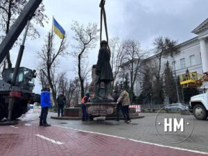 У Дніпрі демонтували пам’ятник росіянину Михайлу Ломоносову