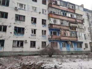 Російські окупанти вдарили по Нікополю зі ствольної артилерії: є загибла