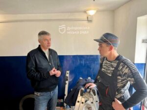 Черговий по місту перевірив виконання доручення мера щодо ремонтів у житловому фонді
