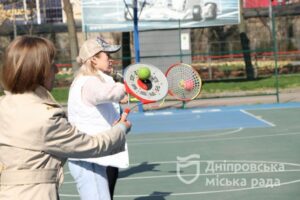 У Дніпрі стартували заняття на свіжому повітрі з китайської гімнастики для учасників УТВ