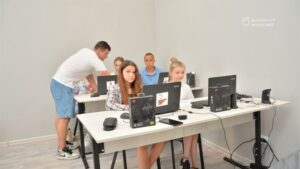 Дніпро — лідер у працевлаштуванні вимушених переселенців до структур міської ради