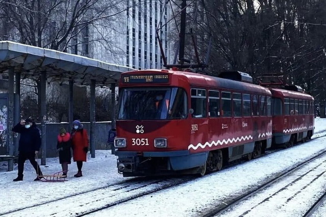 м