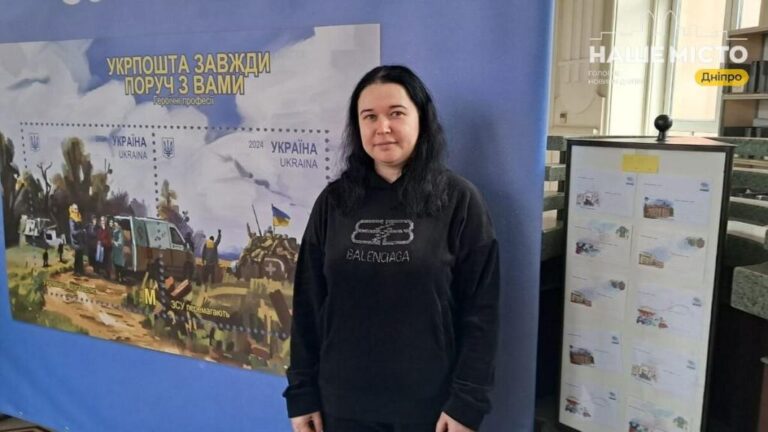 Проходить пішки не менше 6 кілометрів із важкими сумками: історія листоноші Укрпошти з Дніпра