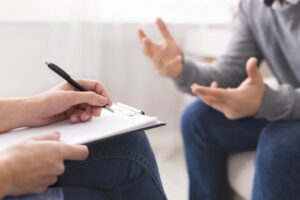 Психолог, психіатр та психотерапевт: кого та коли обрати