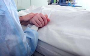 Які правила слід дотримуватися під час відвідування в реанімації: дозволи та обмеження від МОЗ