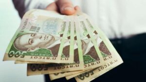 Пенсіонери, багатодітні родини та особи з інвалідністю: деякі мешканці Дніпропетровщини можуть отримати 10 800 грн