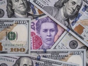 Скільки валюти можна вивозити з України у 2025 році