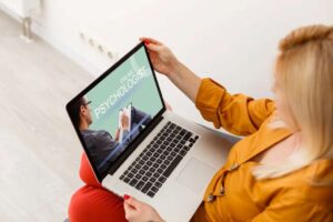 Де отримати психологічну допомогу онлайн: безкоштовні курси