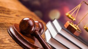 Матері блогера Лачена загрожує справа про держзраду: є рішення суду