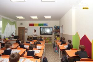 У школах України легалізовано платні освітні послуги