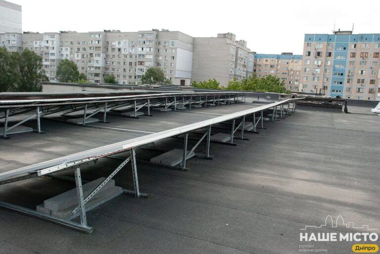 Дніпро інвестує у сонячні панелі для місцевих шкіл