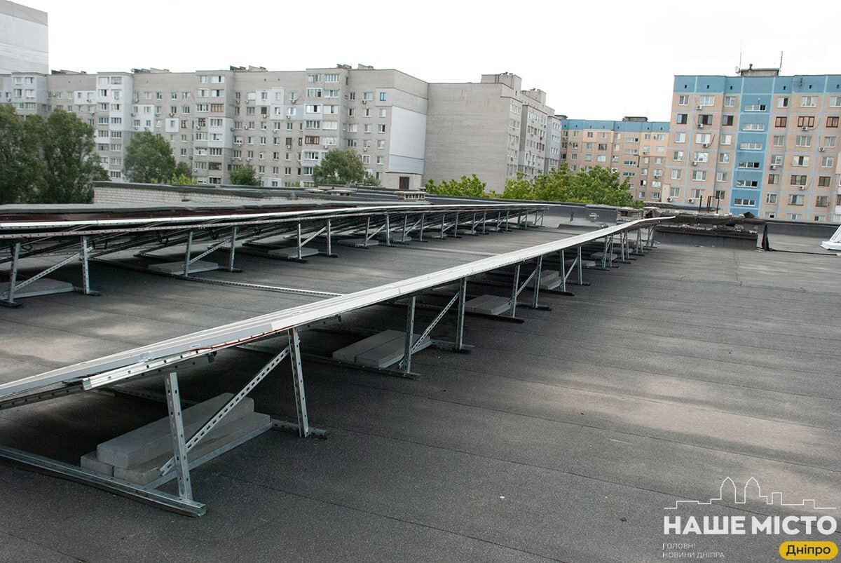 Дніпро інвестує у сонячні панелі для місцевих шкіл
