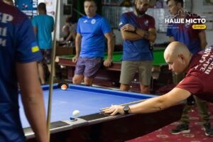 Дніпряни розважилися на товариському більярдному турнірі