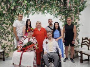 Весільне свято у Дніпрі: пара на колісних кріслах сказала «так»