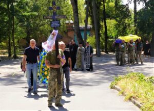 Останній прощавай: Нікополь прощається з загиблим захисником