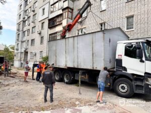 У Дніпрі звільняють простір для нових майданчиків