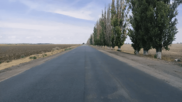 Завершено ремонт ключових прифронтових доріг у Дніпропетровській області