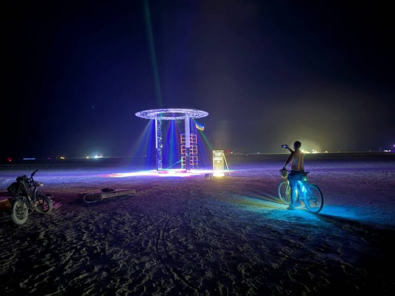 Скульптура з Дніпра прикрасила фестиваль Burning Man