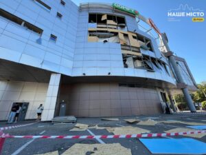 У Дніпрі ТРЦ «Аполло» знову постраждав від ракетного удару