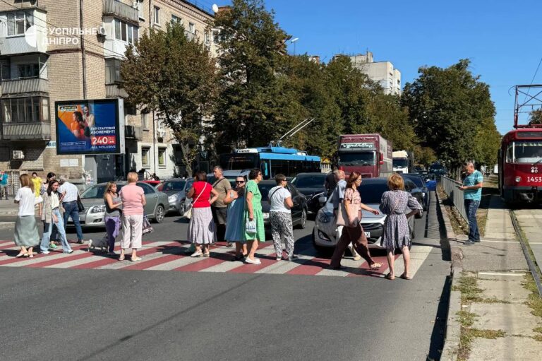Десятки будинків у Дніпрі без світла: уряд має 1,2 млд євро у Фонді відновлення енергетики, однак не поспішає допомогти Південмашу відновити енергообладнання