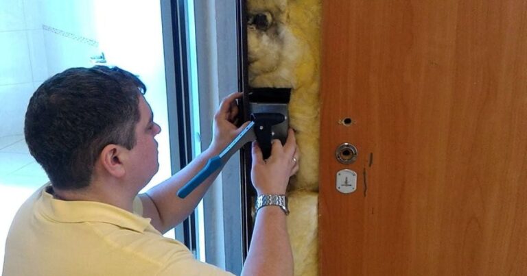 Ефективні способи утеплення вхідних дверей взимку