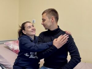 Братерська жертва: дніпрянин врятував сестру, віддавши їй нирку