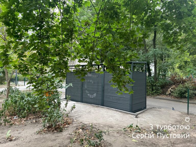 Оновлення майданчиків для сміття в Дніпрі