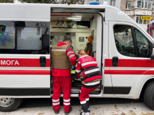 Бригади швидкої допомоги Дніпра: рятування життів після атаки