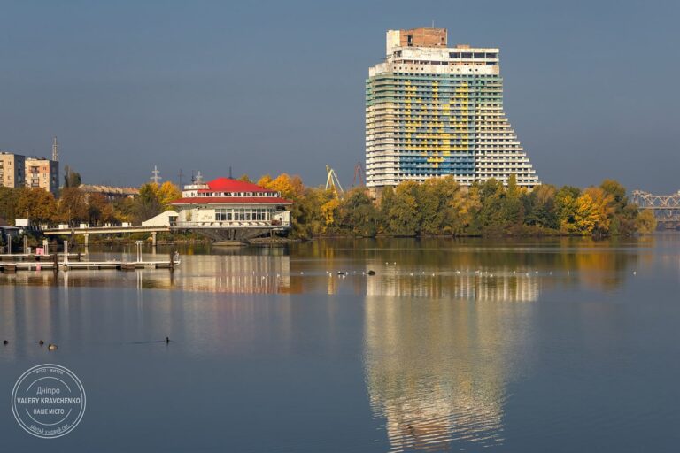 Вночі у Дніпрі пролунали вибухи: актуальна інформація