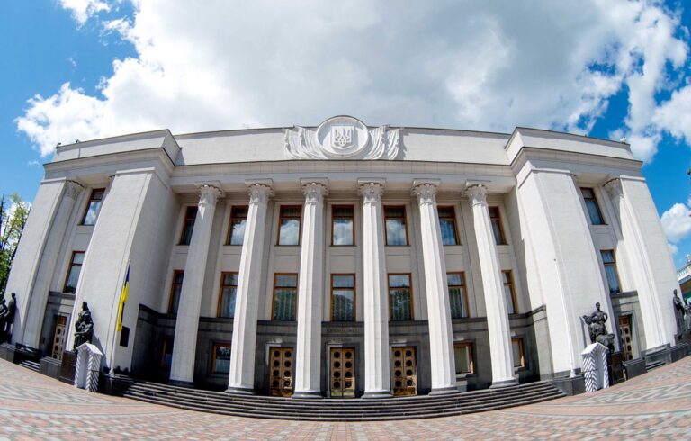 Верховна Рада продовжила воєнний стан і загальну мобілізацію в Україні до лютого наступного року