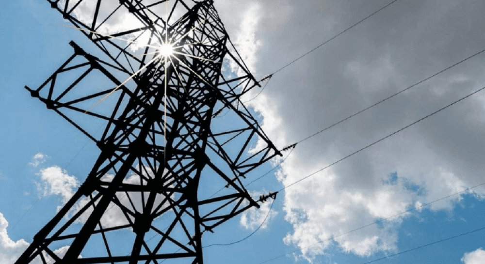 Обстріли енергосистем України: аварійні відключення в областях