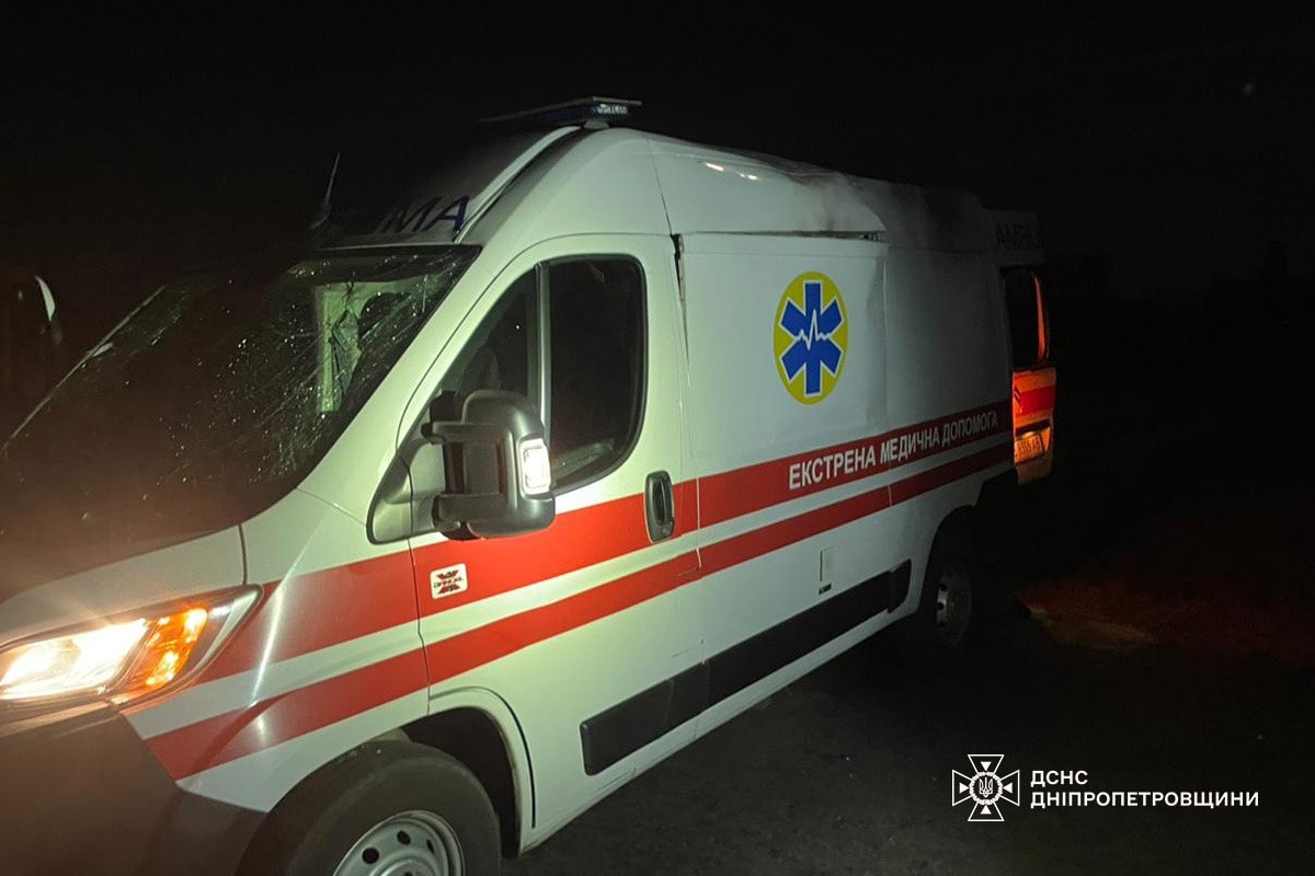 Атака на швидку у Нікополі: поранено трьох медиків