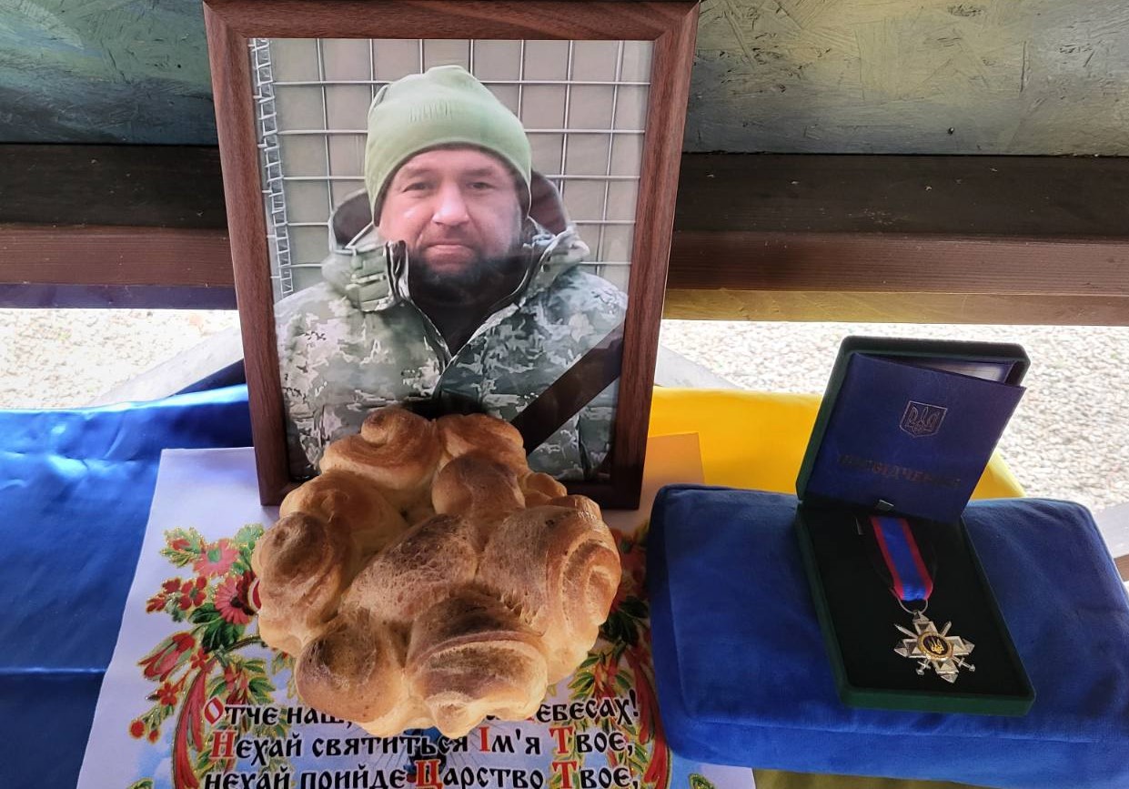 Прощання з героєм: Нікопольщина попрощалася зі старшим солдатом Дмитром Куделею