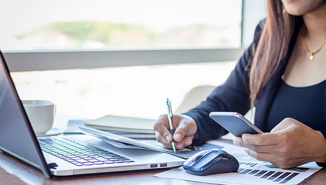 Топ-5 професій для жінок в Україні у 2025 році