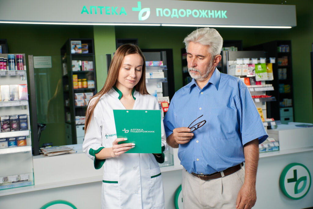 Пенсіонери з прифронтових регіонів отримали значну допомогу від аптек «Подорожник»