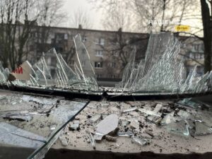 Нічні обстріли Дніпра: мешканці розповідають про руйнування та страх