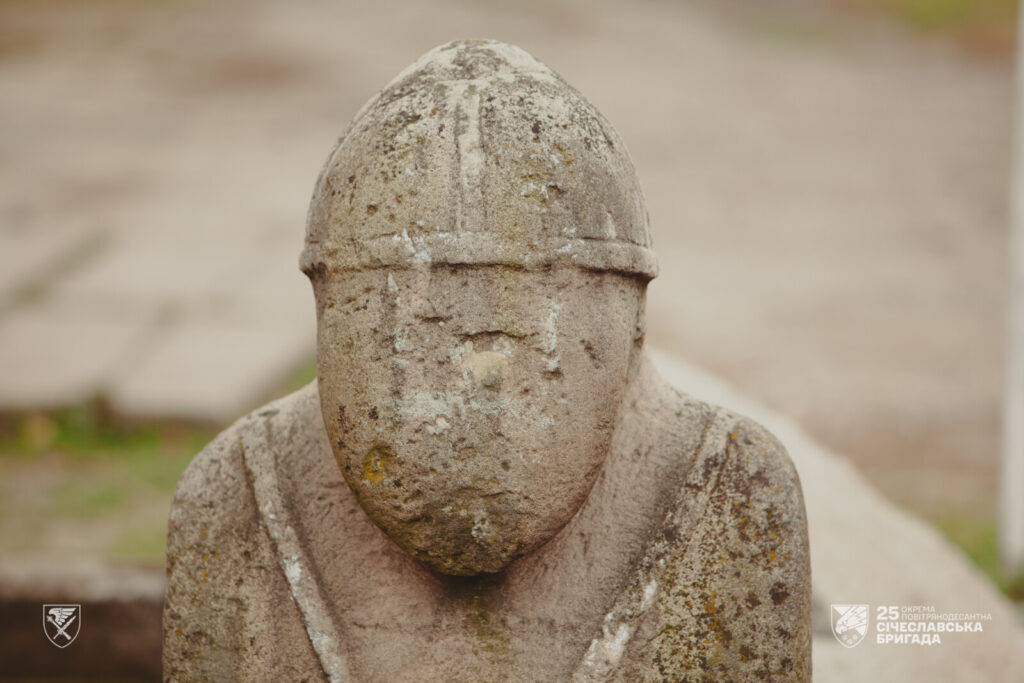 Евакуація історичних цінностей з Петропавлівки через обстріли