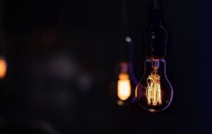 Екстрені вимкнення світла в Дніпрі та області