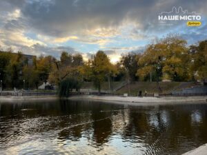 Прогноз погоди на 14 листопада: в Україні буде тепло, але вітряно