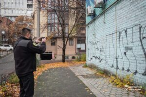 Незаконне графіті на фасадах у Дніпрі: підприємців штрафують